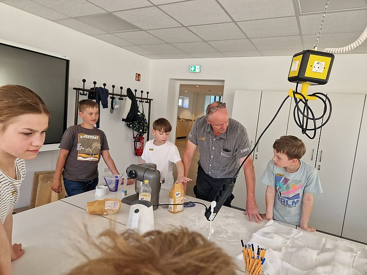 Die MuseumsKids bei einer Aktion im Museum Abtei Liesborn