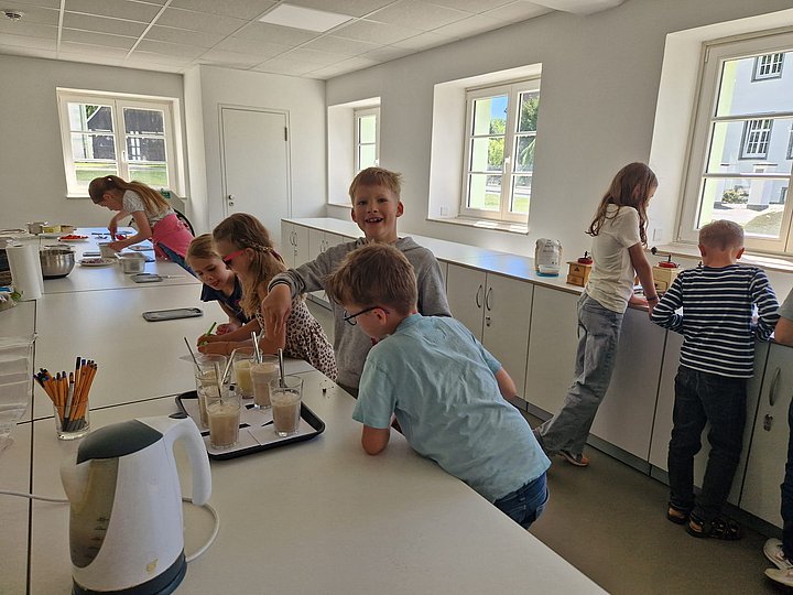 Die MuseumsKids bei einer Aktion im Museum Abtei Liesborn