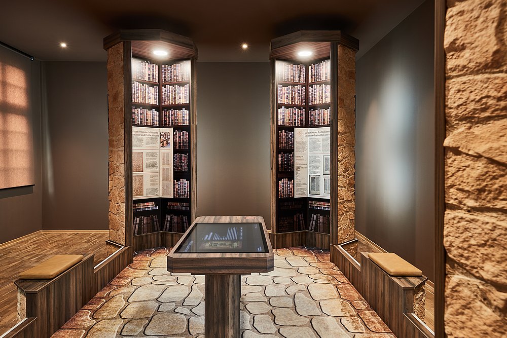 Bildschirm der digitalen Klosterbibliothek, auf dem sich durch das Evangeliar blättern lässt