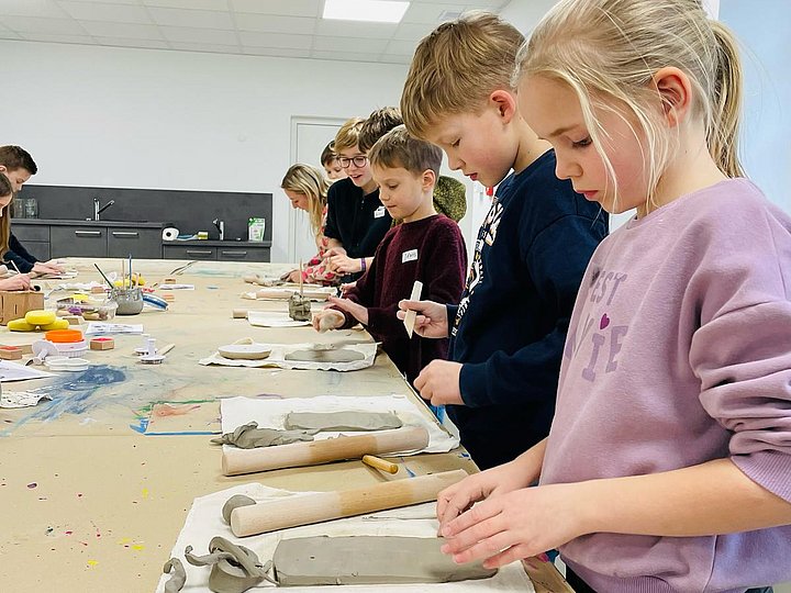 Die MuseumsKids bei einer Aktion im Museum Abtei Liesborn