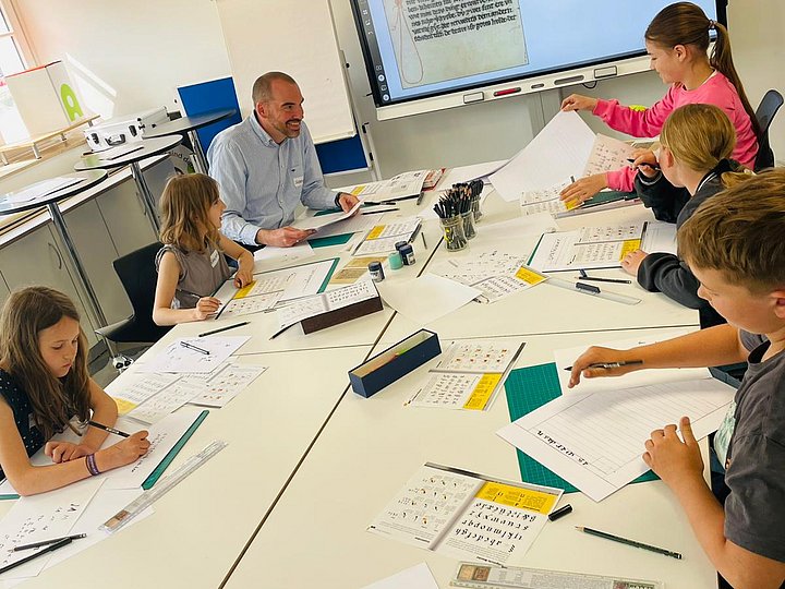 Die MuseumsKids bei einer Aktion im Museum Abtei Liesborn